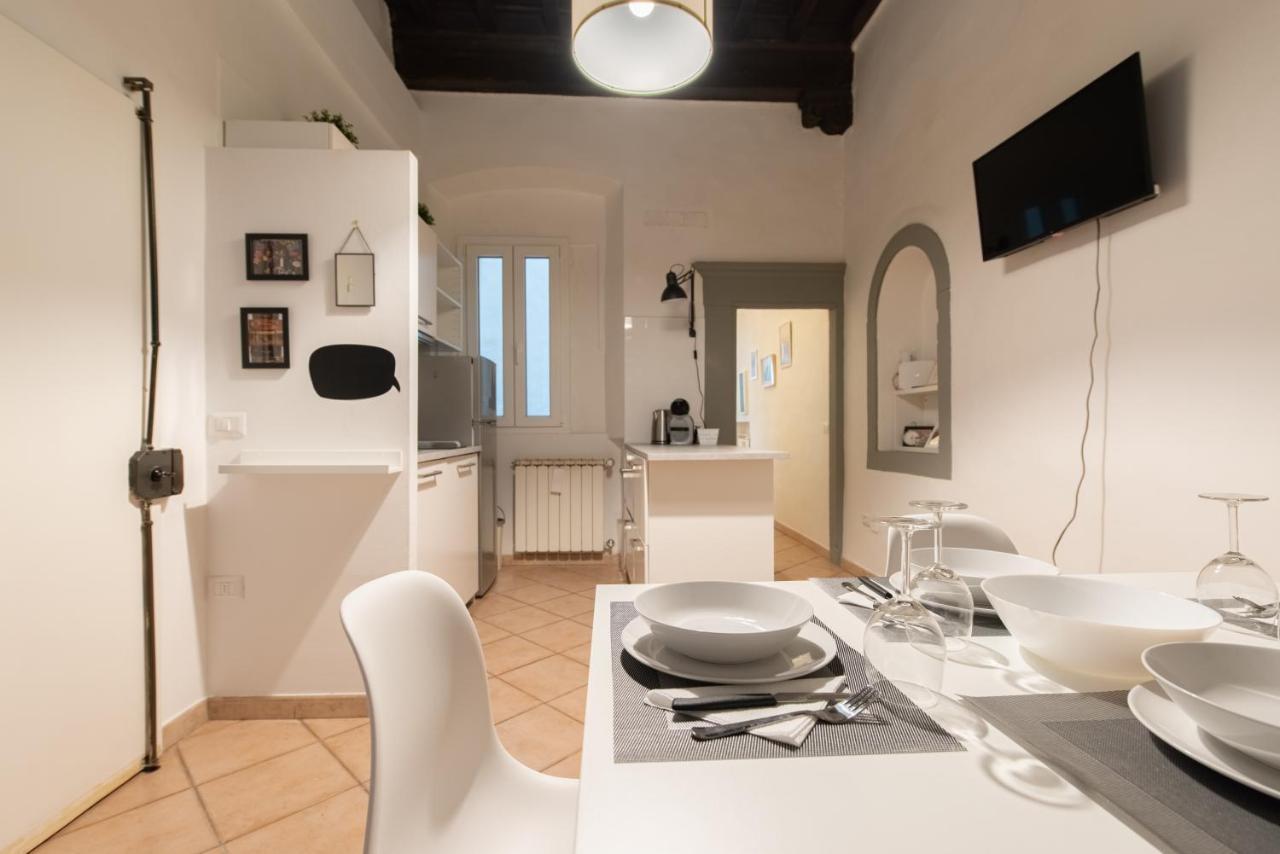 2 Rooms Next To A Market And Piazza Santa Croce - Homeunity Флоренция Екстериор снимка