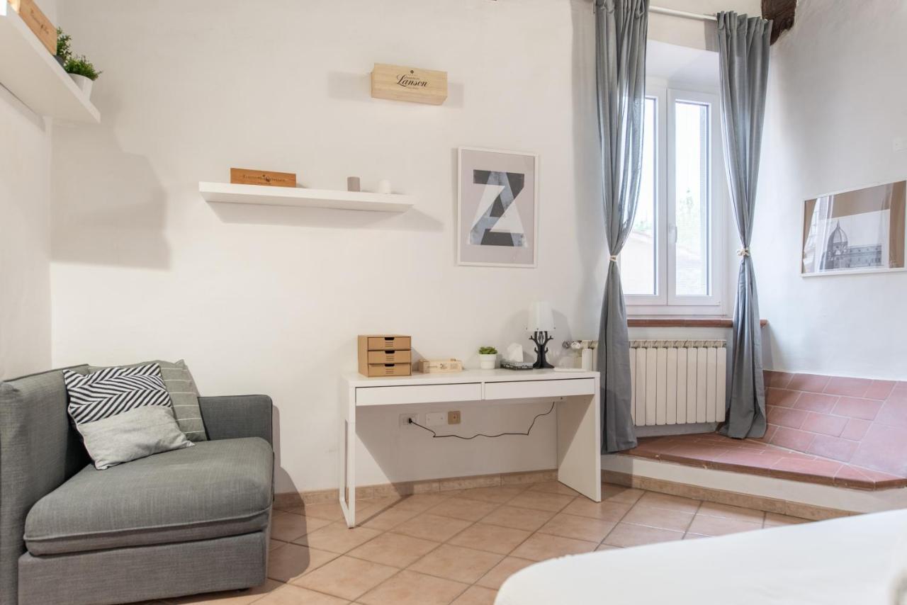 2 Rooms Next To A Market And Piazza Santa Croce - Homeunity Флоренция Екстериор снимка