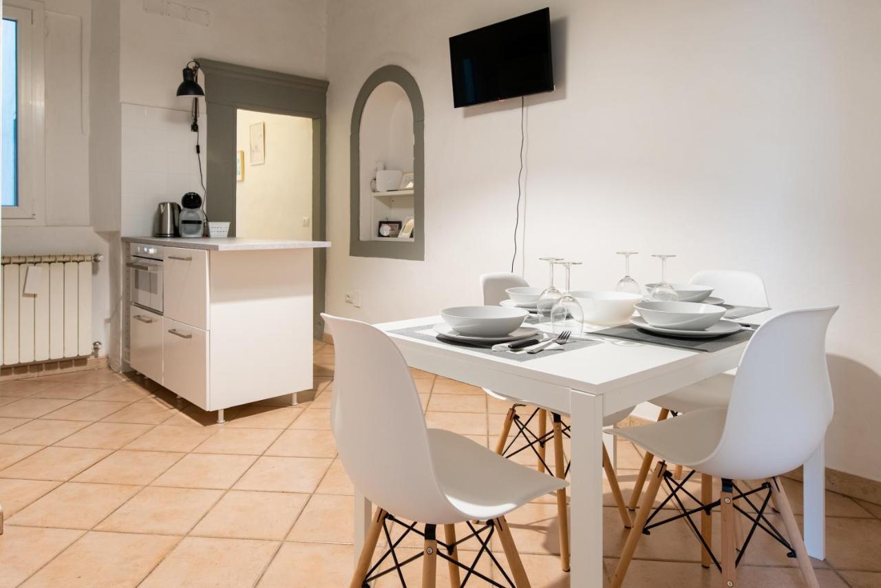 2 Rooms Next To A Market And Piazza Santa Croce - Homeunity Флоренция Екстериор снимка